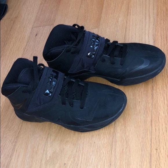 Nike Other - Lebron James boys size 7